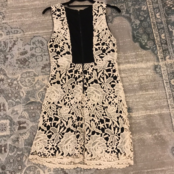 Alice and Olivia!!! - Picture 3 of 5